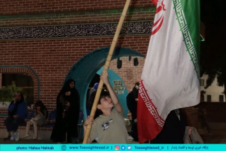گزارش تصویری | نجوای شبانه در پناه شهدا؛ سنگر مقاومت در قلب مشهد