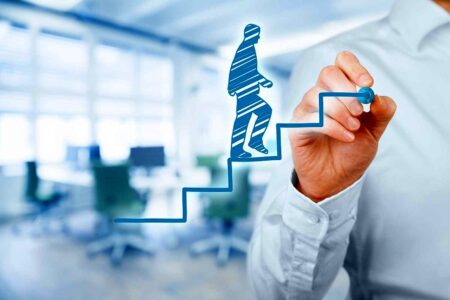 مظفری: رتبه فضای کسب‌وکار خراسان رضوی از ۲۴ به رتبه اول کشور رسیده است