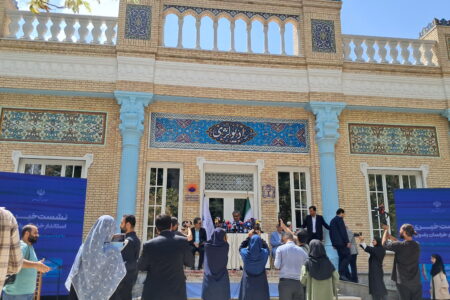 تردد کامیون در دوغارون به ۱۸۰۰ دستگاه در روز رسید؛ هدف، ایجاد «مرز هوشمند» است